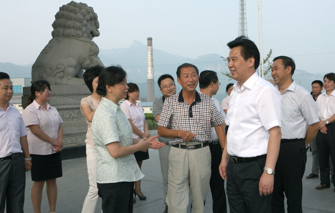 In Aug 2012, the member of provincial committee and party secretary of Yichang Mr.Huang Chuping made a research at Dongsheng group