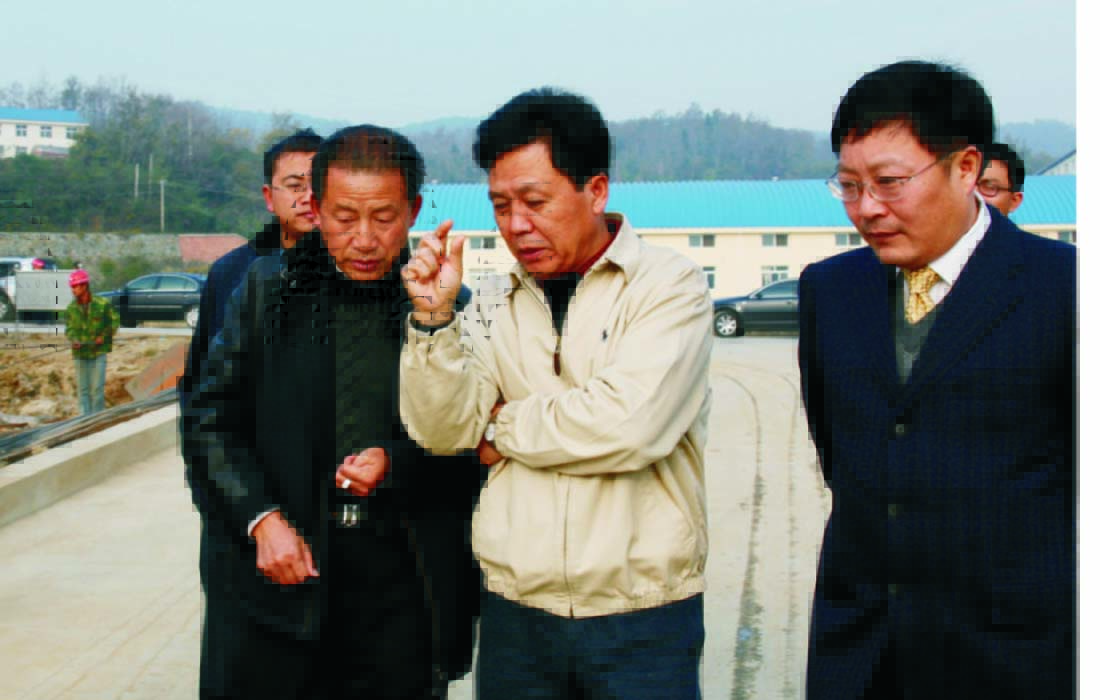 In Nov 2007, the director of the department of land and resources Mr.Du Yunsheng made a research at Dongsheng group.